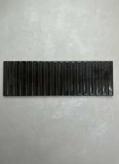 Striatura Black Gloss Flute Subway 100x300